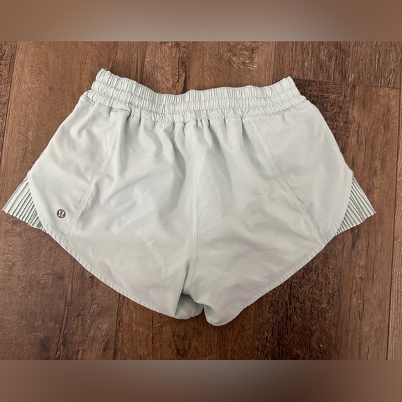 Lululemon Shorts Mint Color Size 6 - Picture 2 of 6
